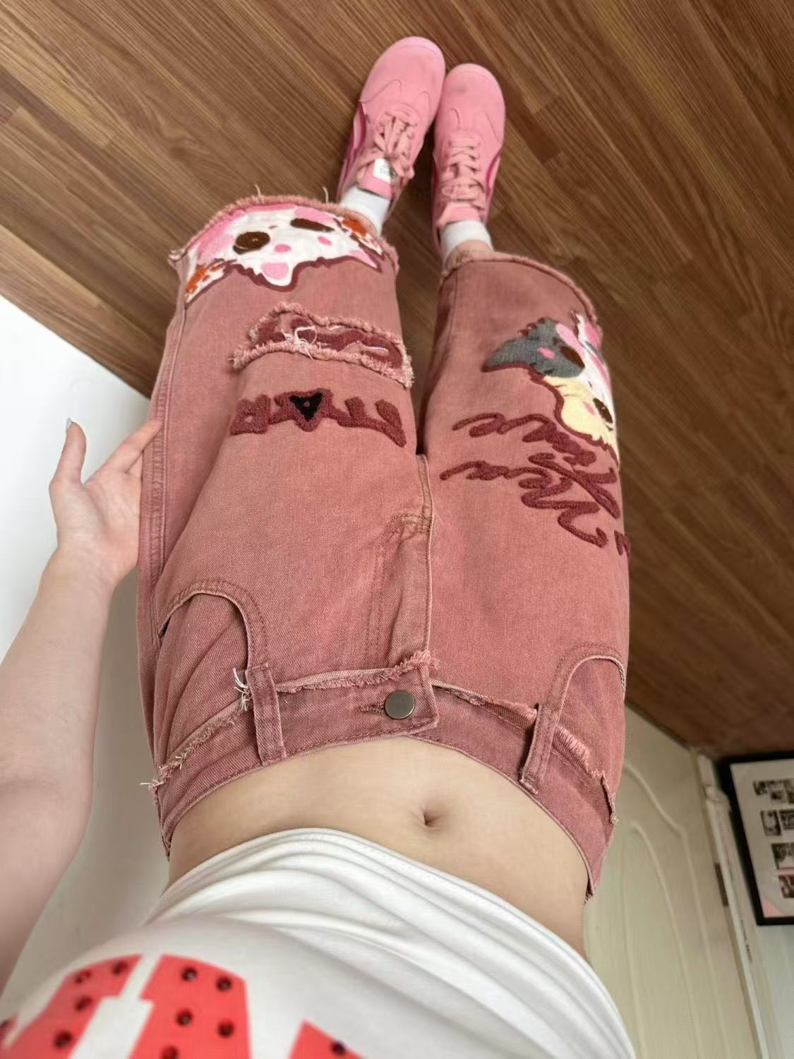 Pembe Patch Detaylı Bol Kesim Jean