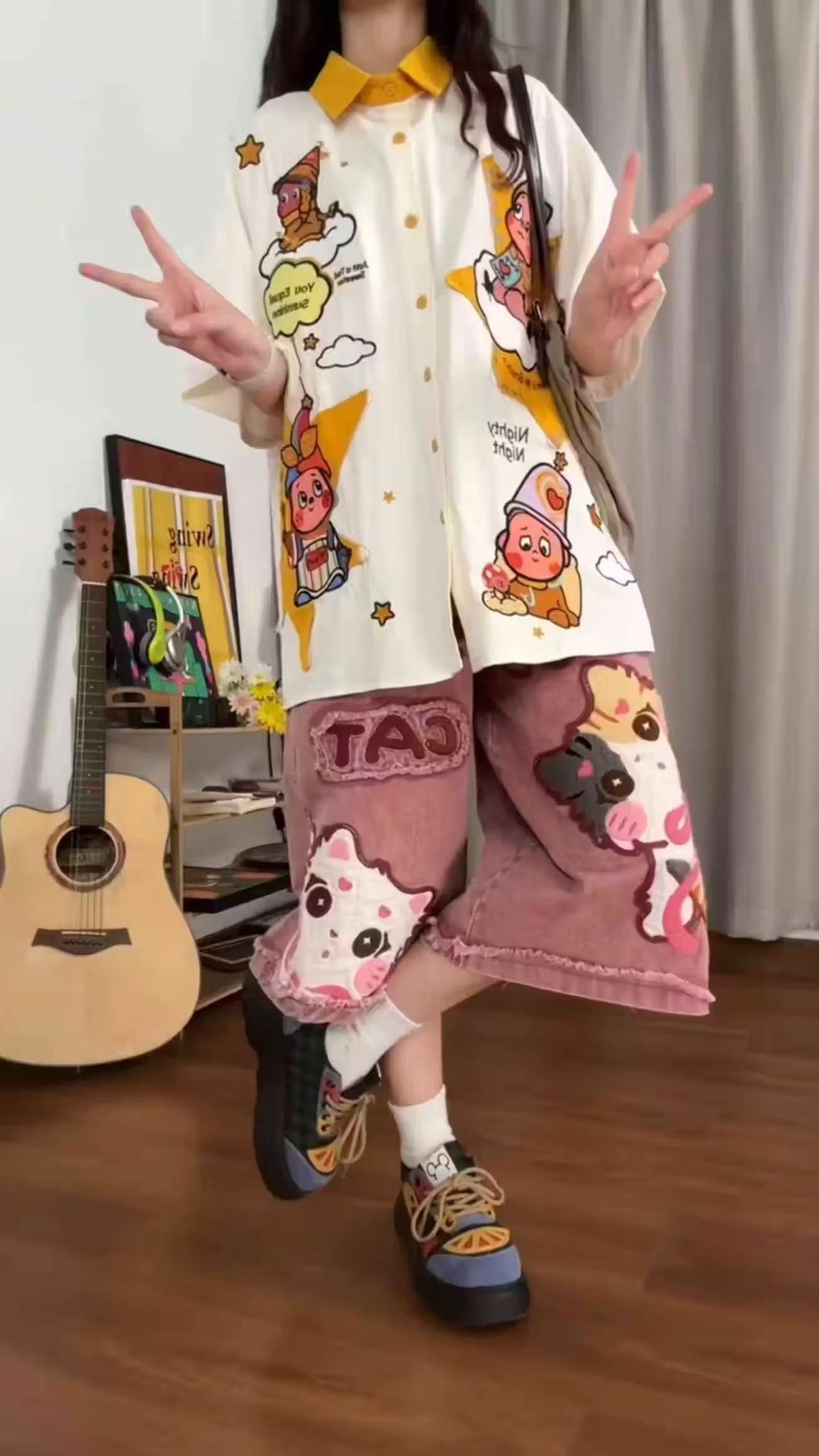 Pembe Patch Detaylı Bol Kesim Jean